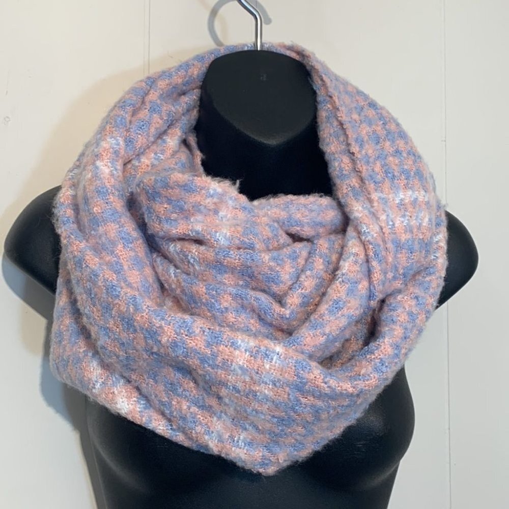 CHERIE Bliss Infinity Scarf Blue and Pink Houndstooth NWT